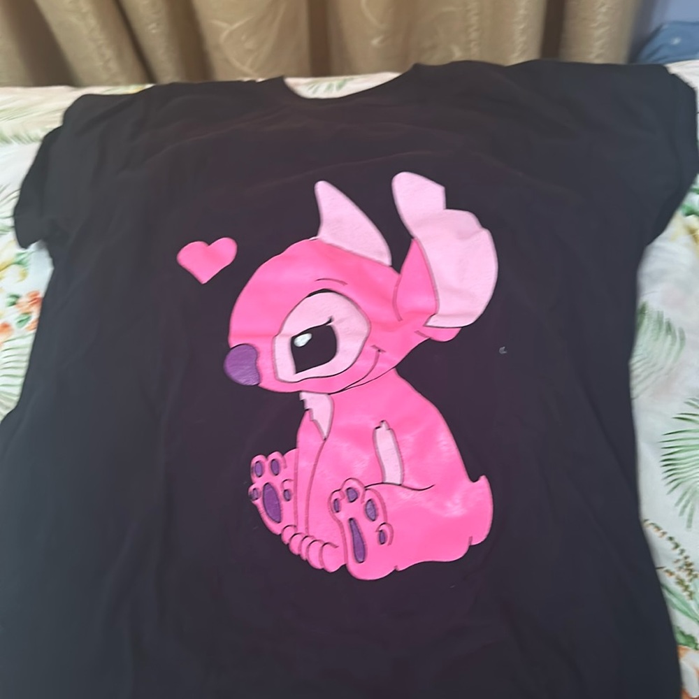 Black pink stitch t shirt